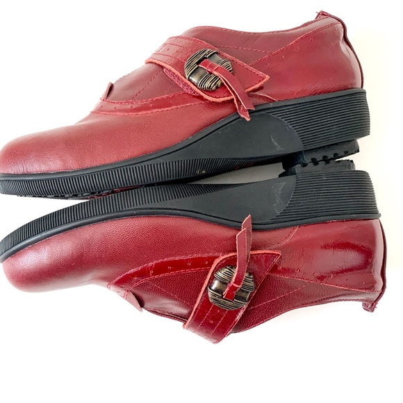 GRAVITY DEFYR Red Leather Shoes—SZ. 6 - Picture 6 of 8